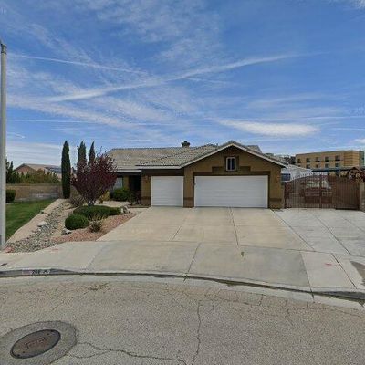 2011 Jeffrey Ln, Lancaster, CA 93536