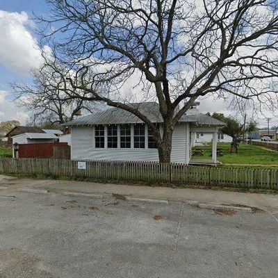 202 N Main St, Edgewood, TX 75117