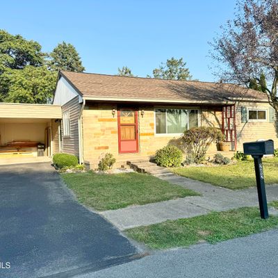 202 Sunset Dr, Selinsgrove, PA 17870