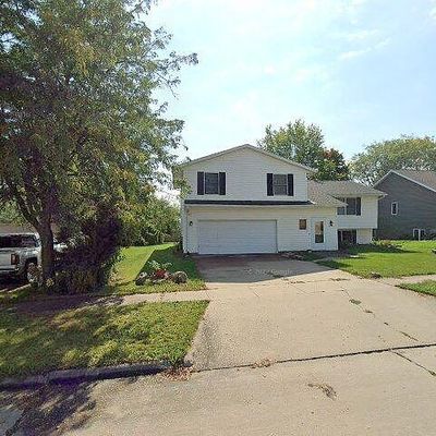 203 W Dougherty Dr, Lone Tree, IA 52755