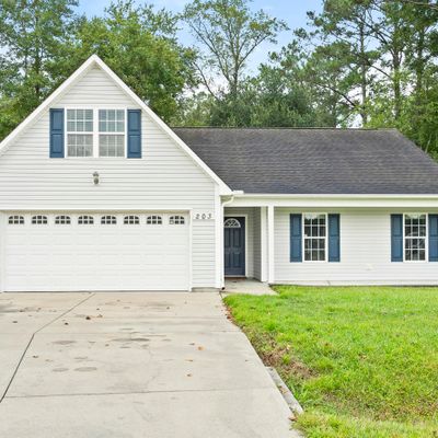 203 Wagon Ct, Richlands, NC 28574