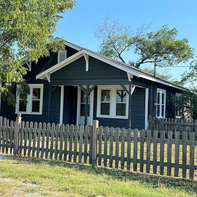 204 N Howard St, Alvord, TX 76225