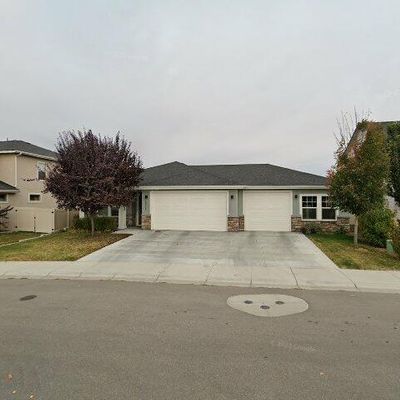 2054 E Kamay Dr, Meridian, ID 83646