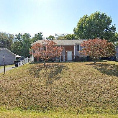 206 Buckboard Rd, Waynesboro, VA 22980