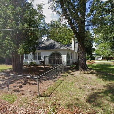 207 Young Dr, Clinton, SC 29325