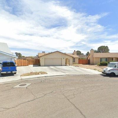 208 N Gwen Dr, Ridgecrest, CA 93555