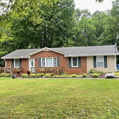 2080 Sanders Rd, Clarksville, TN 37043