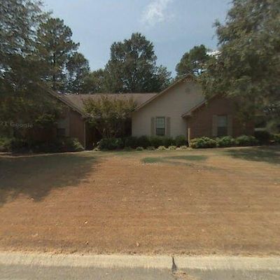 209 Fair Oaks Dr, Bryant, AR 72022