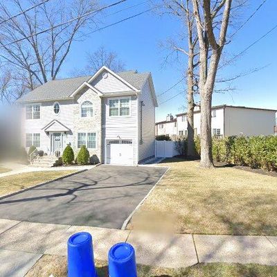 21 Canterbury Ln, New Milford, NJ 07646