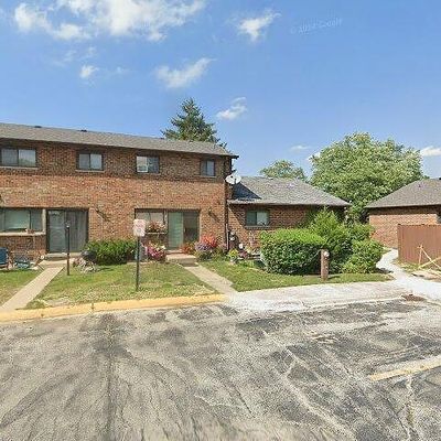 18 W219 Buckingham Ln, Villa Park, IL 60181