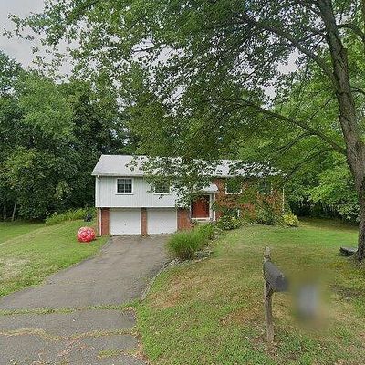 19 Dennis Dr, Amherst, MA 01002