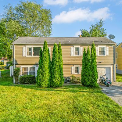 19 Pettom Rd, Norwalk, CT 06850