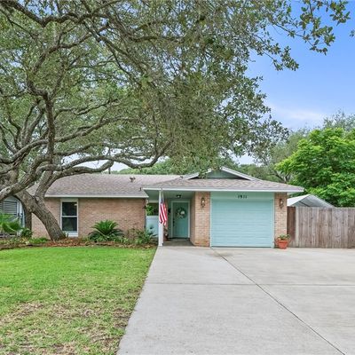 1911 Glass Ave, Rockport, TX 78382