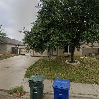 1913 Denmark Ln, Laredo, TX 78045