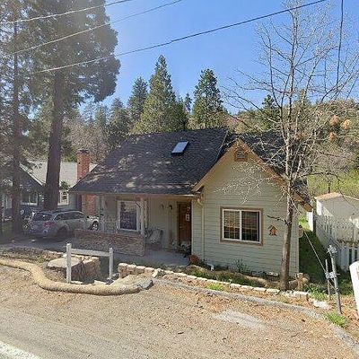 22578 Waters Dr, Crestline, CA 92325