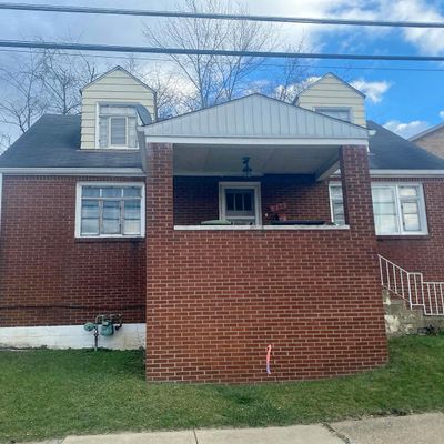 230 Cavitt Ave, Trafford, PA 15085