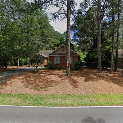 230 Lake Forest Dr, Pinehurst, NC 28374