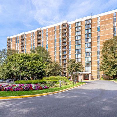 2300 Pimmit Dr #1004, Falls Church, VA 22043