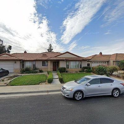 2320 Jonathan Way, Madera, CA 93637