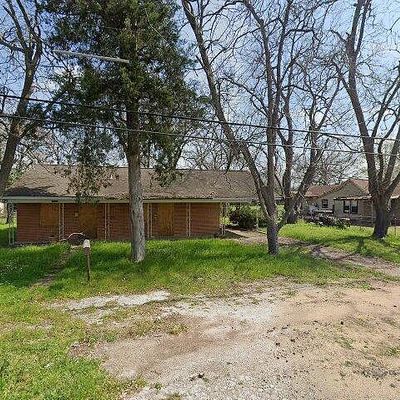 2322 N Fulton St, Wharton, TX 77488