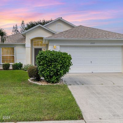 2327 Hidden Pine Ln Ne, Palm Bay, FL 32905