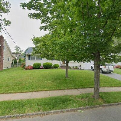 2340 Colonial Dr, Rahway, NJ 07065