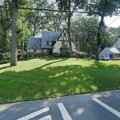 24 Old Chester Rd, Essex Fells, NJ 07021