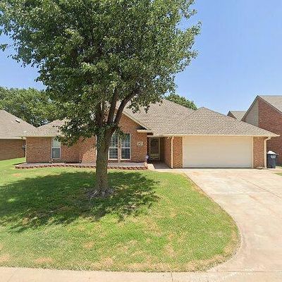 2403 Liberty Ln, Enid, OK 73703