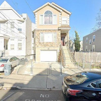 212 Bayview Ave, Jersey City, NJ 07305