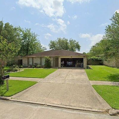 212 Leafwood Cir, League City, TX 77573