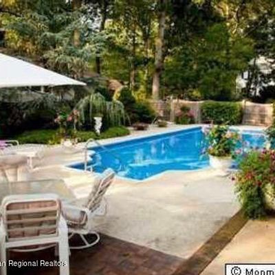 212 Pinecrest Rd, Oakhurst, NJ 07755