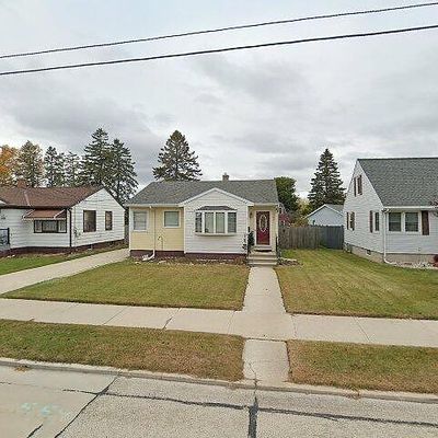 2122 Roosevelt Ave, Two Rivers, WI 54241