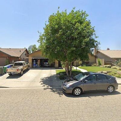 2145 Kings Cross Way, Porterville, CA 93257