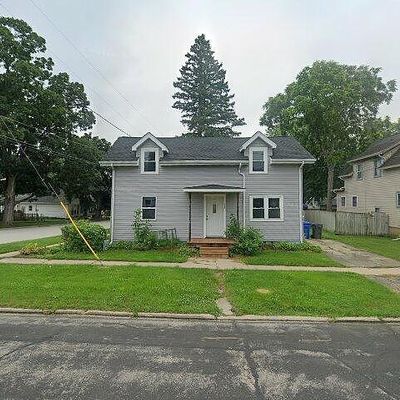 215 Dewey Ave, Watertown, WI 53094