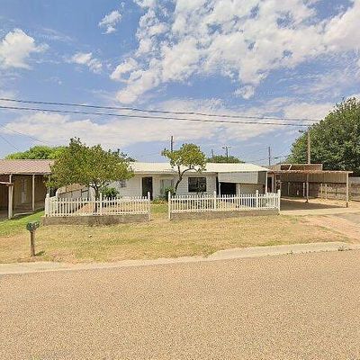 216 Avenue D, Denver City, TX 79323