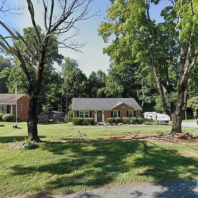 219 Yorktown Rd, Kernersville, NC 27284