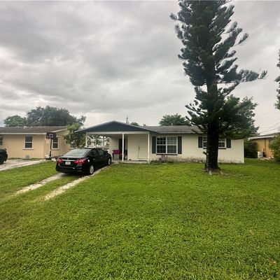 2196 Barry Dr, Fort Myers, FL 33907