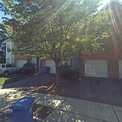 220 Hidden Woods Ct, Piscataway, NJ 08854