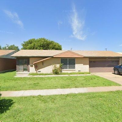 2206 Harvard Dr, Perryton, TX 79070