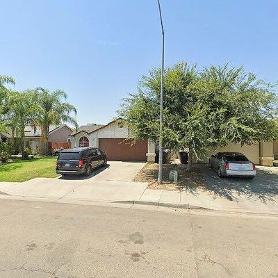 221 Kelly Ave, Parlier, CA 93648