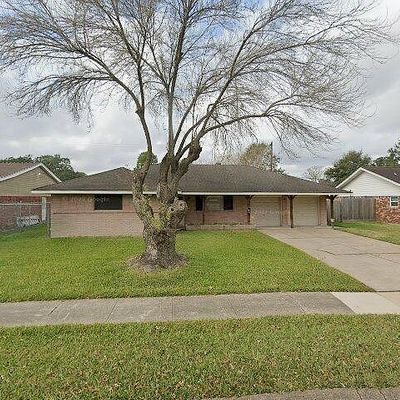 2212 Harper Dr, Pasadena, TX 77502