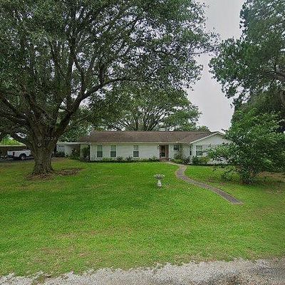 264 Frels St, El Campo, TX 77437