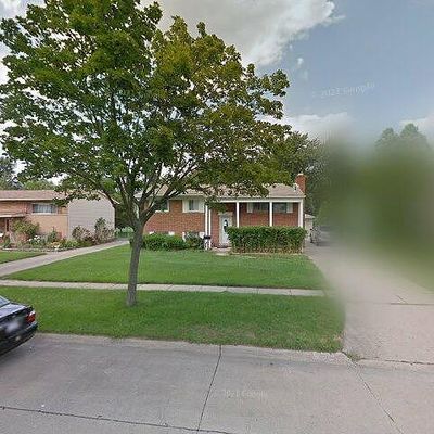 2641 Serra Dr, Sterling Heights, MI 48310