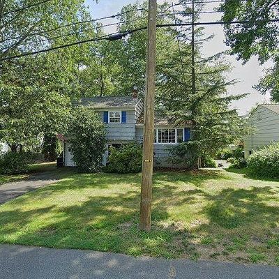 27 Lindbergh Pkwy, Waldwick, NJ 07463