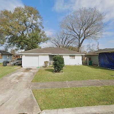 2715 Raymond St, Pasadena, TX 77506