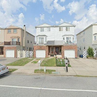 272 Merrymount St, Staten Island, NY 10314