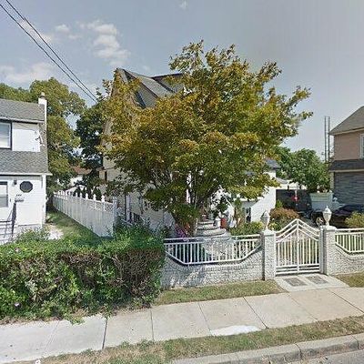 280 Lawrence Ave, Lawrence, NY 11559