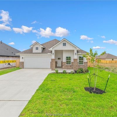 2811 Spector Dr, Bryan, TX 77808