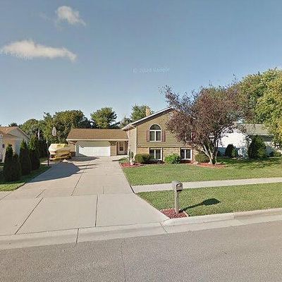 2828 Manchester Dr, Janesville, WI 53545