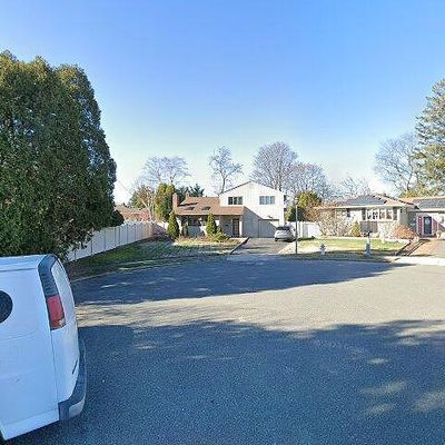 2848 Lindale St, Wantagh, NY 11793